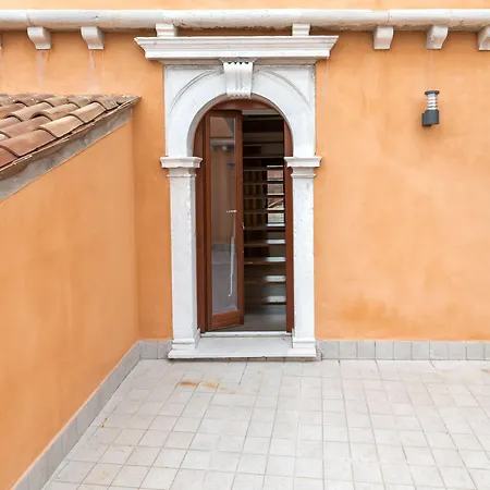 Charming Palace Corte Del Teatro-3